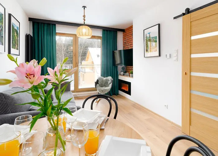 아파트 Blizej Chmur 스클라르스카포렘바